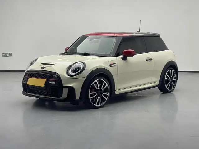 Mini Mini JCW 2023, 17 000 км