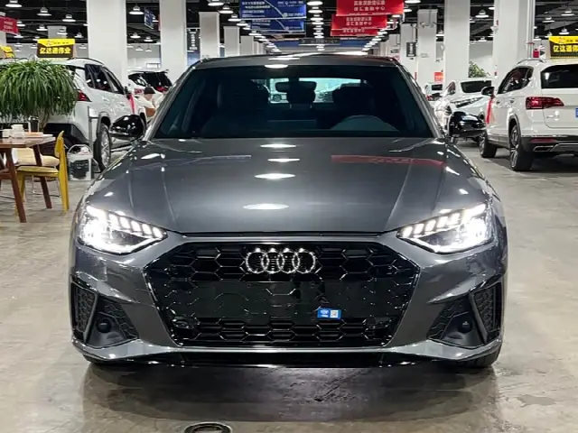 Audi A4L 2025, 19 000 км