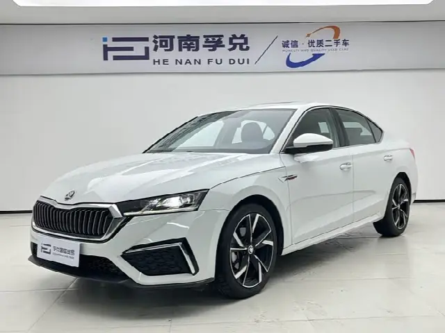 Skoda Octavia Pro 2023, 37 800 км