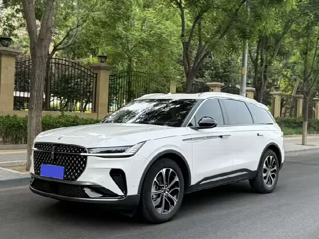Lincoln Nautilus 2023, 55 000 км