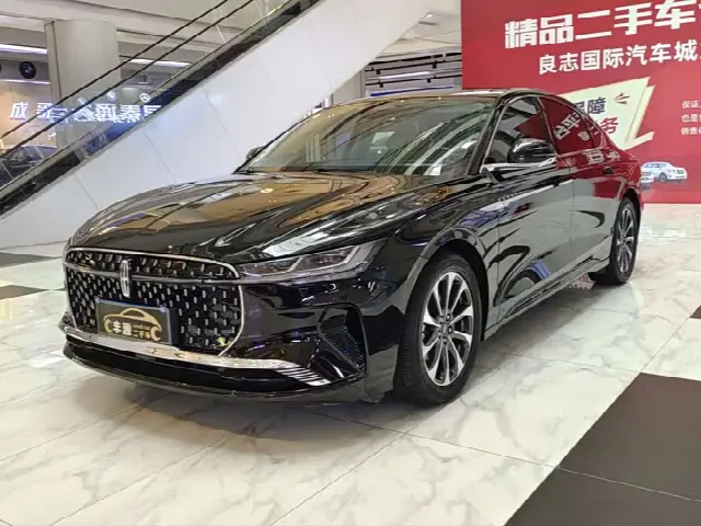 Lincoln Z (Zephyr) 2024, 30 400 км