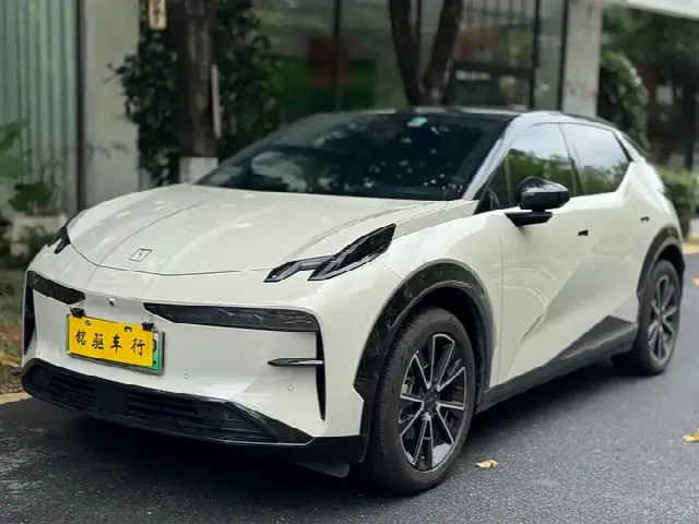 Zeekr X 2023, 24 000 км