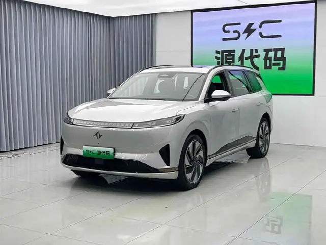 Dongfeng Yipai eπ 008 2025, 28 000 км