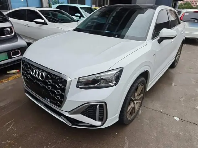 Audi Q2L 2023, 30 000 км