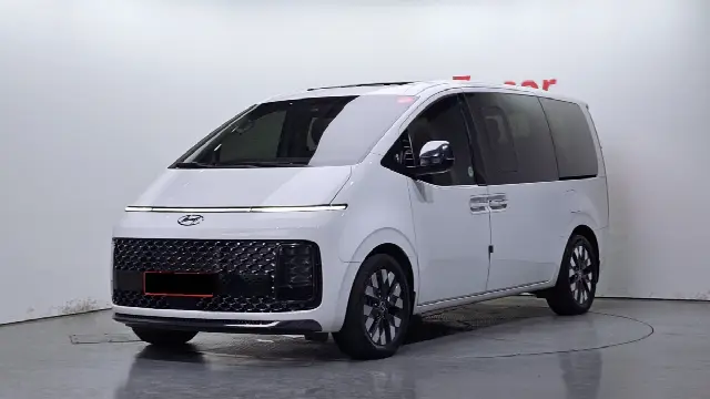 Hyundai Staria 2021, 30 070 км