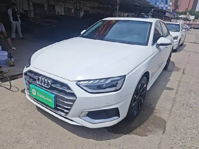 Audi A4L 2022, 37 900 км
