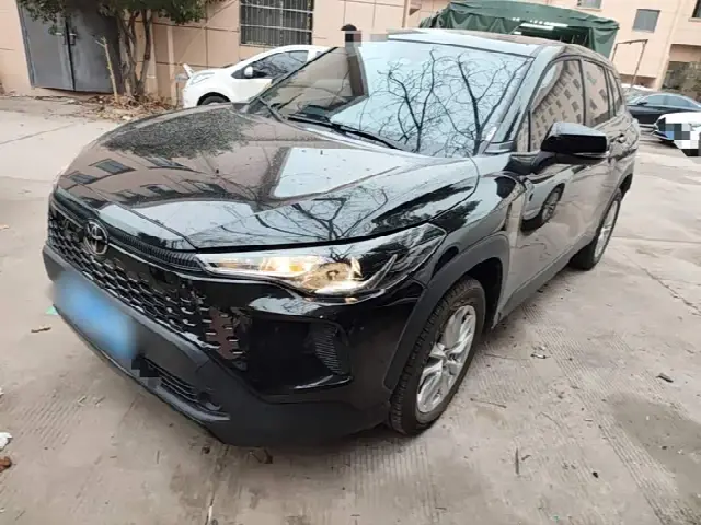 Toyota Corolla Cross 2026, 4 900 км
