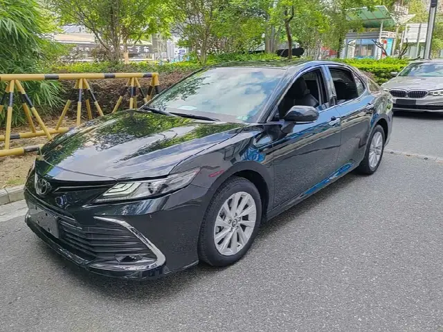 Toyota Camry 2021, 30 000 км