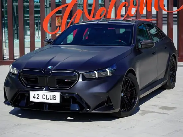 BMW M5 Hybrid 2025, 3 000 км