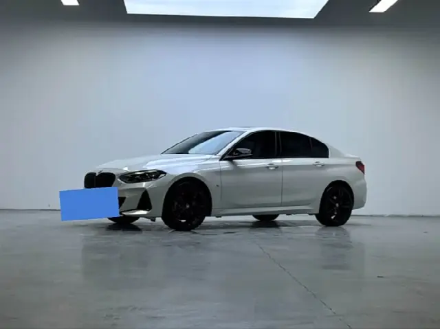 BMW 1 Series 2023, 23 200 км