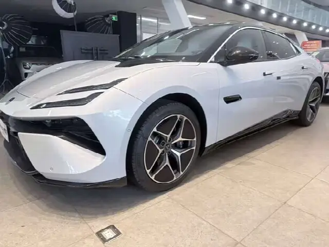 Lotus Emeya 2025, новый