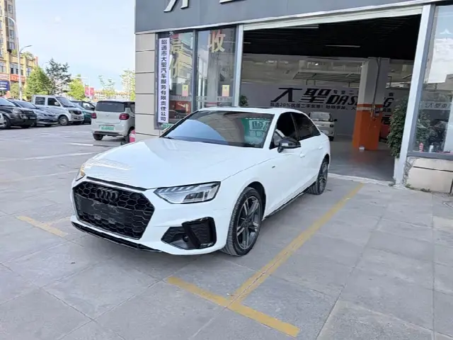 Audi A4L 2022, 73 000 км