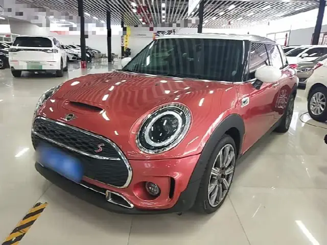Mini Clubman 2023, 37 200 км