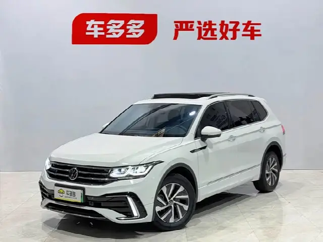 Volkswagen Tiguan L Hybrid 2023, 20 000 км