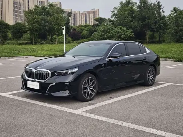 BMW i5 2024, 35 000 км