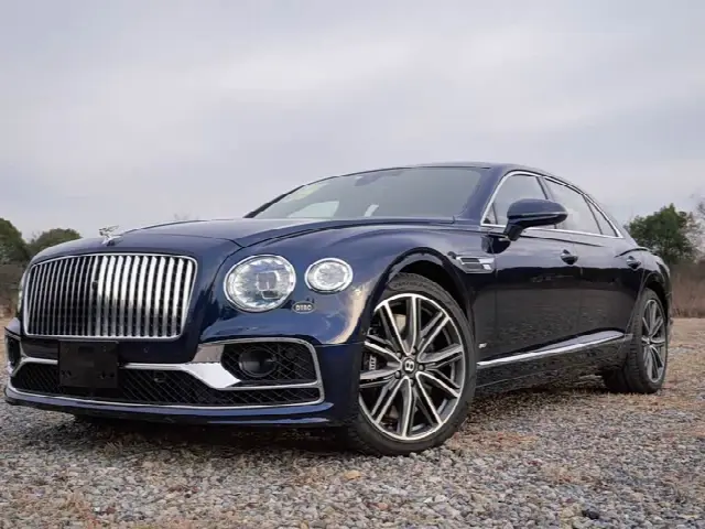Bentley Flying Spur 2022, 19 000 км