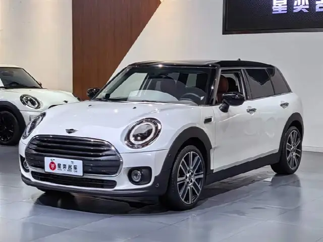 Mini Clubman 2023, 18 000 км