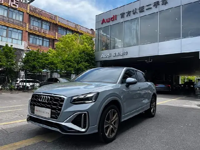 Audi Q2L 2024, 43 000 км