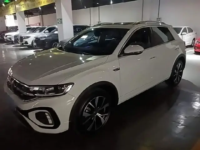 Volkswagen T-Roc 2023, 30 700 км