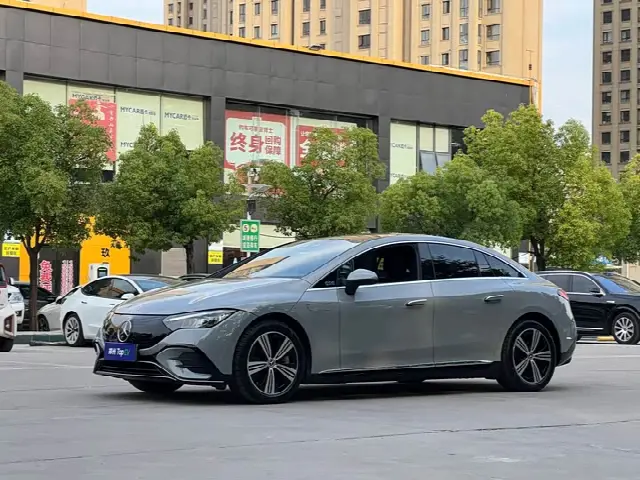 Mercedes-Benz EQE 2022, 12 000 км