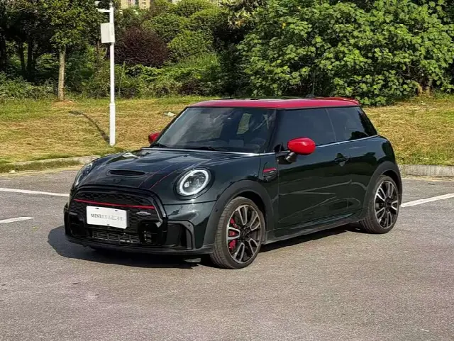 Mini Mini JCW 2022, 18 000 км