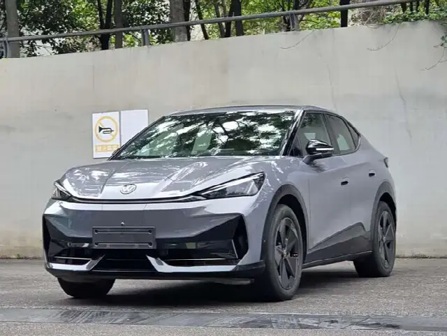 Volkswagen ID.Unyx 06 2024, 38 000 км