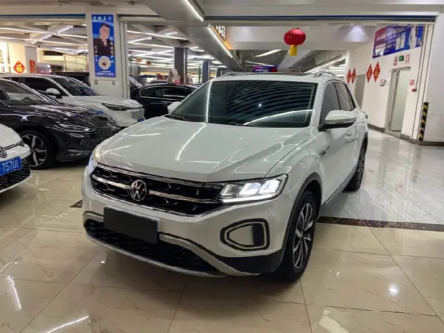 Volkswagen T-Roc 2023, 33 000 км