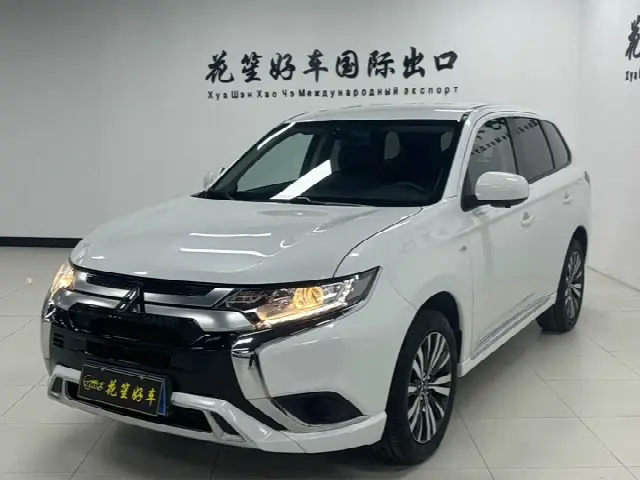 Mitsubishi Outlander 2021, 34 000 км