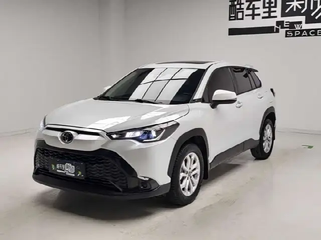Toyota Frontlander 2023, 38 400 км