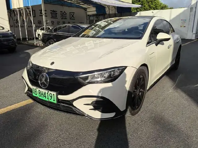 Mercedes-Benz EQE 2022, 33 000 км