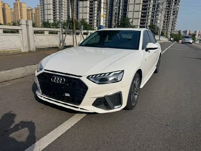 Audi A4L 2022, 68 000 км