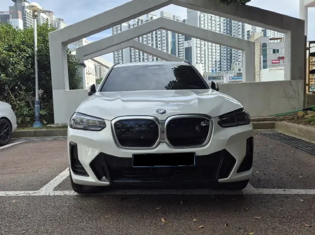 BMW iX3 2021, 26 500 км
