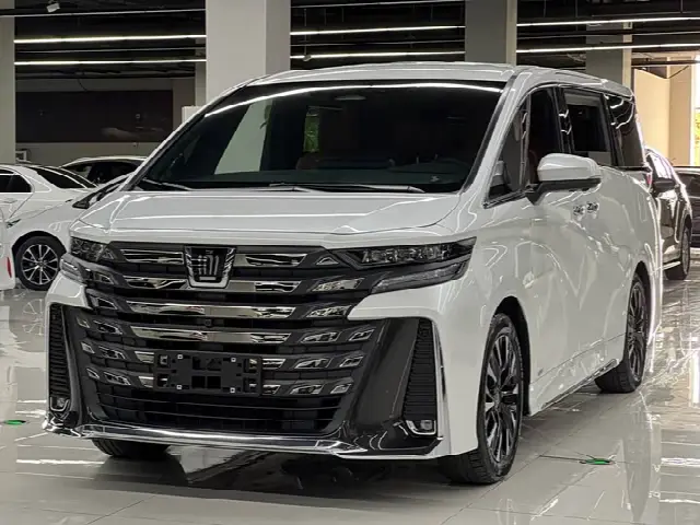 Toyota Vellfire 2024, 25 000 км