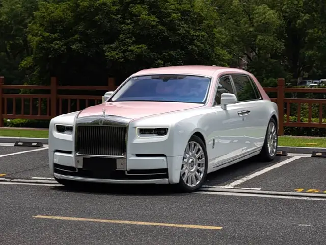 Rolls-Royce Phantom 2018, 25 800 км