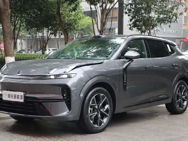 Lynk & Co 08 EM-P Hybrid 2026, 12 900 км