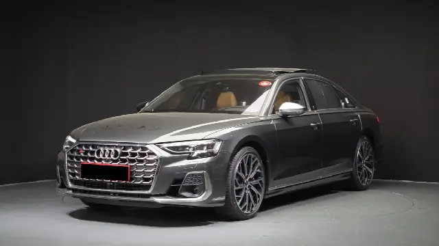 Audi S8 — фото из объявления