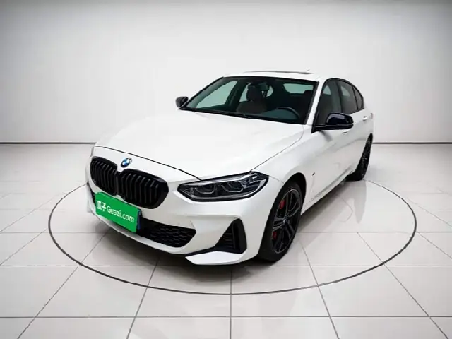 BMW 1 Series 2021, 42 100 км