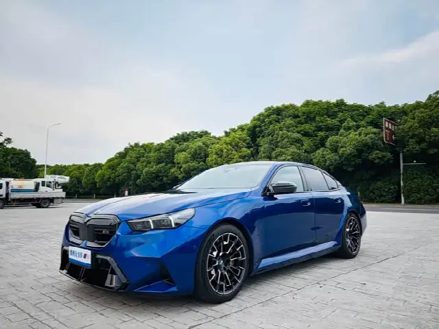 BMW M5 Hybrid 2025, 3 000 км