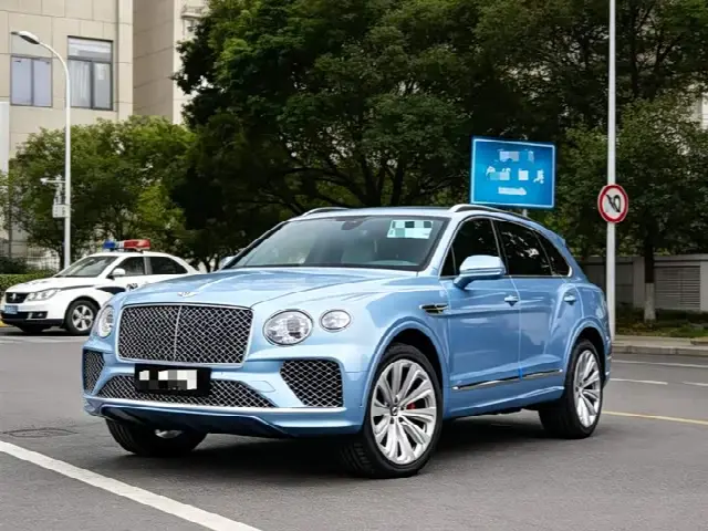 Bentley Bentayga 2022, 10 000 км