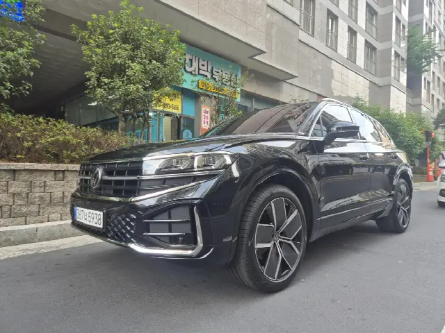 Volkswagen Touareg 2019, новый