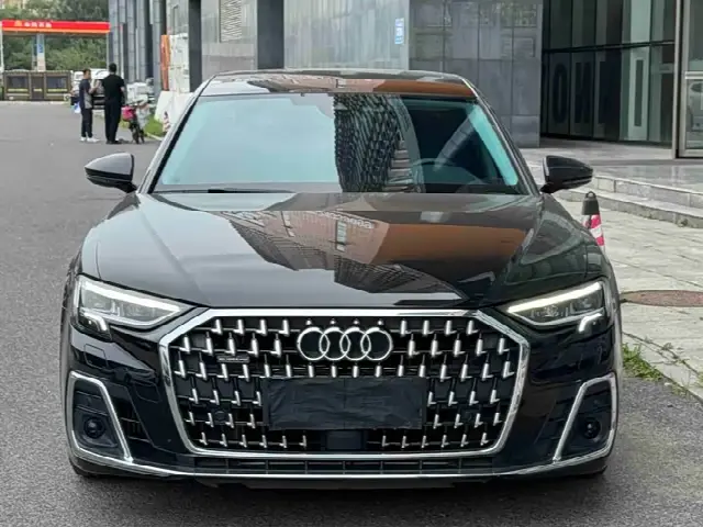 Audi A8 2023, 46 000 км