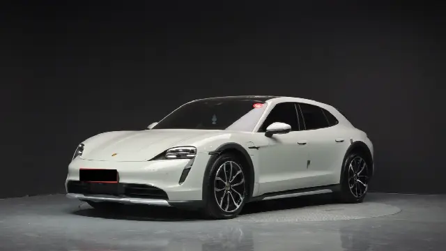 Porsche Taycan 2020, 53 480 км