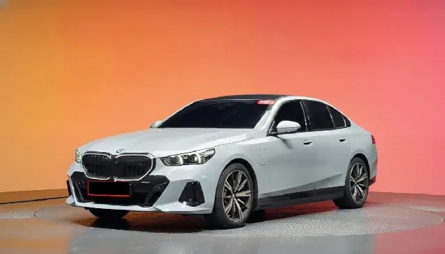 BMW 5 Series 2023, 5 801 км