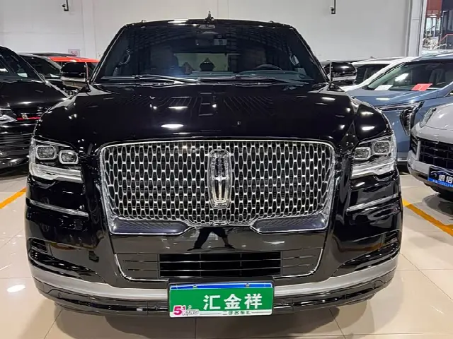 Lincoln Navigator 2022, 82 000 км