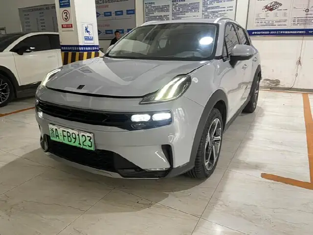 Lynk & Co 06 EM-P Hybrid 2022, 60 000 км