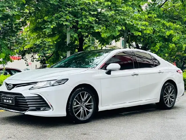 Toyota Camry 2021, 70 000 км