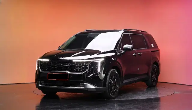 Kia Carnival 2023, новый