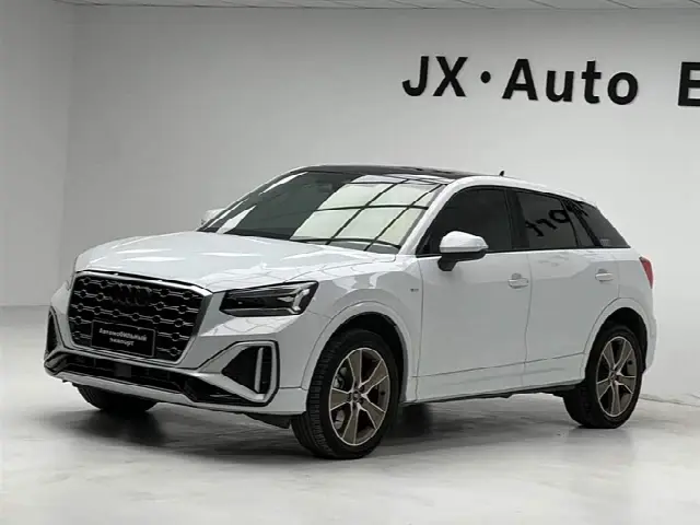 Audi Q2L 2022, 32 000 км