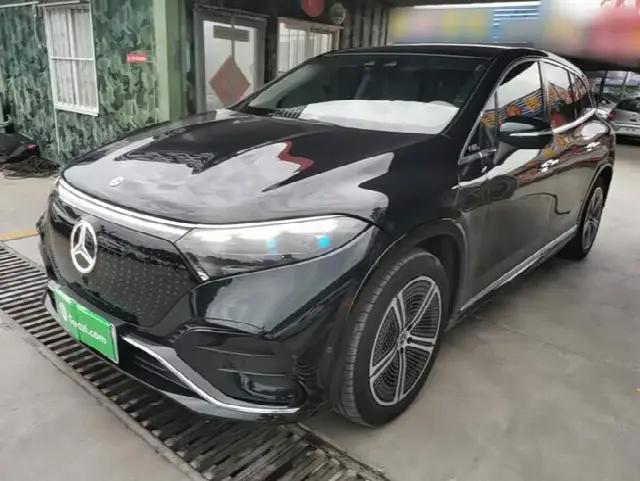 Mercedes-Benz EQS SUV 2023, 18 600 км