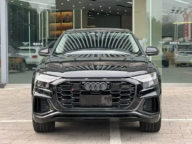 Audi Q8 2022, 50 000 км